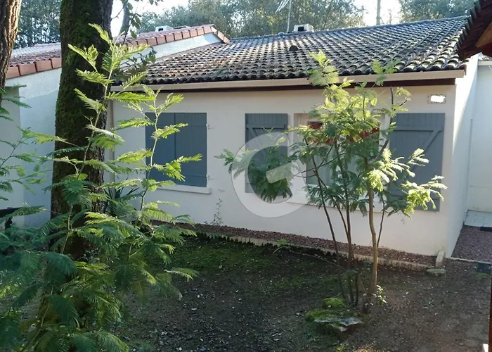 Casa de Férias Pavillon 4 Pers Au Cœur D'un Parc à - Fr-1-194-425